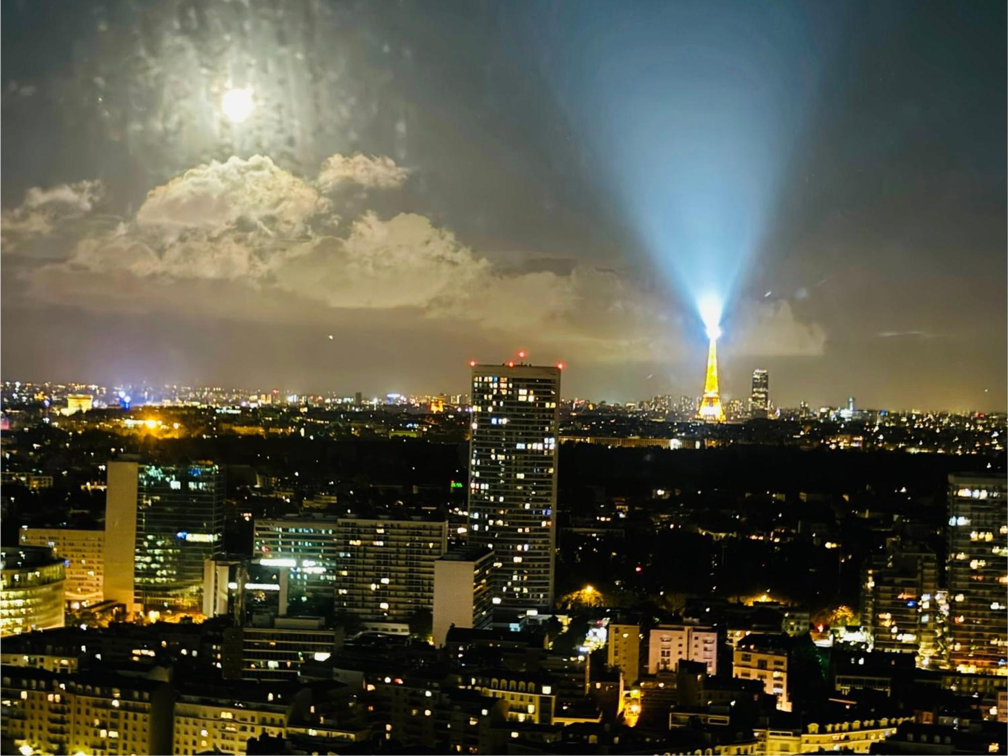 Apartment Paris La Defense Eiffel Tower Outlook Пюто Экстерьер фото
